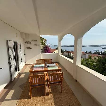 Biba Hvar Lägenhet *