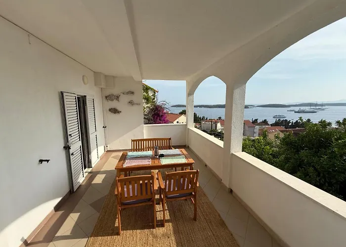 Biba Hvar Apartamento *